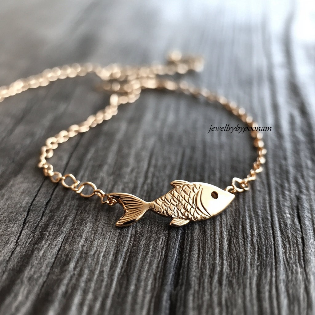 14k Gold Fish Chain Bracelet: Animal Charm Bracelet