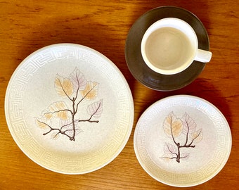 Collectible Vintage Johnson of Australia Autumn Beech Leaf Design, 4 piece Stoneware Dinnerware Set, circa 1970s (Local Delivery Only)