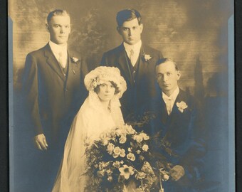 Beautiful Bride and Groom 1910s Wedding Flower Bouquet Lace Dress Original Vintage Sepia Studio Portrait Photo 1910s Fashion Groomsmen