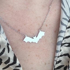 Simple Bat Necklace, Bat Jewelry, Vampire Bat Necklace, Large Bat Necklace, Silver Jewelry Gift, Bat Charm Necklace, Halloween Gifts