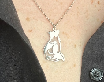 Sterling Silver Mom and Baby Wolf Necklace, Wild Animal Necklace, Animal Jewelry, Minimalist Necklace, Wolf Pendant, Gift for Mothers