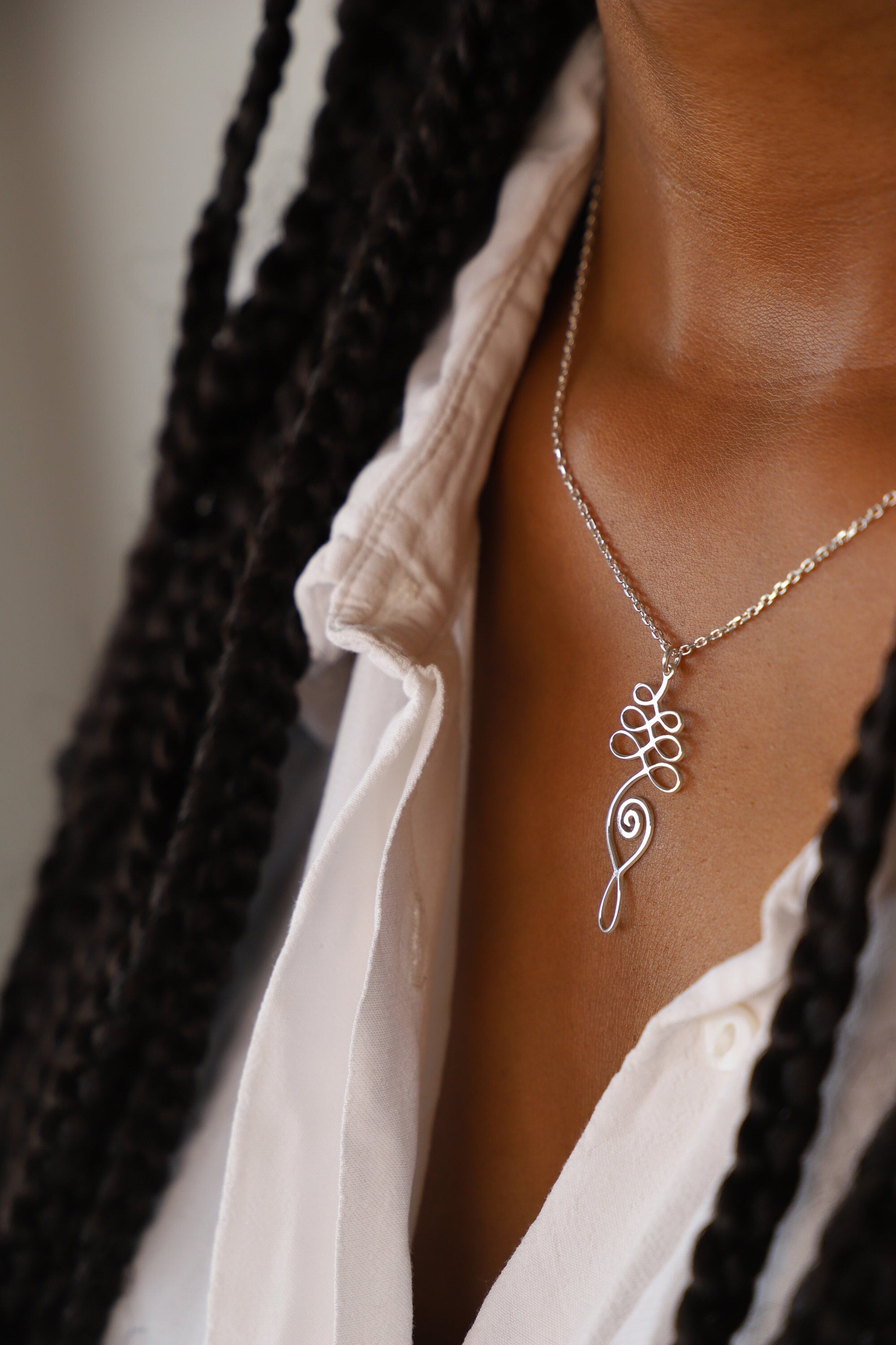 Collana delicata in argento Sterling con loto, collana in argento Unalome, ciondolo con loto, gioielli spirituali, collana per tutti i giorni, collana yoga - Italia