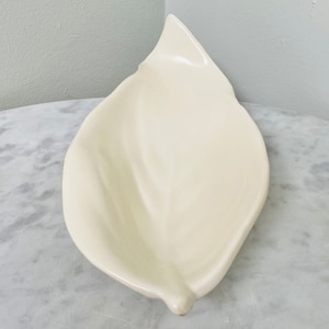 Vintage Camark Matte White Leaf Shaped Candy Nut Bowl Dish - Home Decor - Housewares - Entertaining