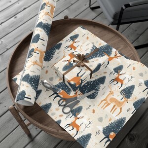 Eco-vriendelijk kerstrendier inpakpapier, geïllustreerd kerstpapier, inpakpapierrollen