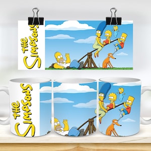 Op de afbeelding: Drie witte keramische mokken met een kleurrijk beeld van de Simpsons-familie op een wip. De mokken hebben de tekst "The Simpsons" aan de zijkant.