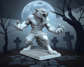 Könnte beinhalten: Eine weiße Werwolf-Figur mit offenem Mund und Krallen, die auf einem rechteckigen Sockel steht. Der Hintergrund zeigt einen Vollmond, kahle Bäume und Grabsteine, was eine gruselige Szene erzeugt.
