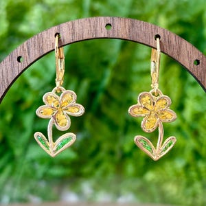 Real Yellow Flower Earrings, Real Dried Flower Earrings, Natural Inspired Jewelry, Cute Floral Jewelry, Handmade Resin Jewelry, Gift for Her