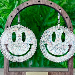 Glow in the Dark Smiley Face Earrings, Hippie Retro Dangles, Happy Face Earrings, Peace and Love Jewelry, Fun 70s Style Earrings, boho theme
