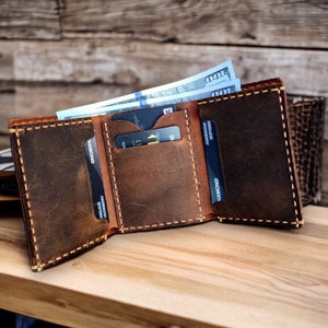 Cartera de hombre de tres pliegues de piel de grano completo, grabado de iniciales de monograma personalizado, regalo del Día del Padre, regalo para él, regalo de billetera para hombre