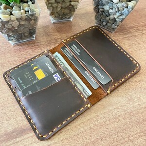 Billetera delgada hecha a mano con bolsillo frontal, billetera delgada The Wilder, funda de cuero antiguo para tarjetas, tarjetero minimalista personalizado, billetera delgada