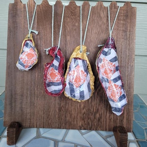 Decoupage Oyster Shell Ornaments: Painted Sea Shell Home Decor