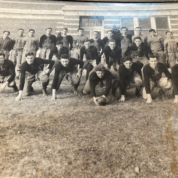 Let’s play football in 1950s ?