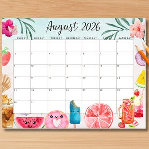 Op de afbeelding: Een aquarelkalender voor augustus 2026, met een lichtblauwe achtergrond en tropische bloemen en bladeren. De kalender is versierd met illustraties van fruit en desserts, waaronder watermeloen, donuts en ijs.