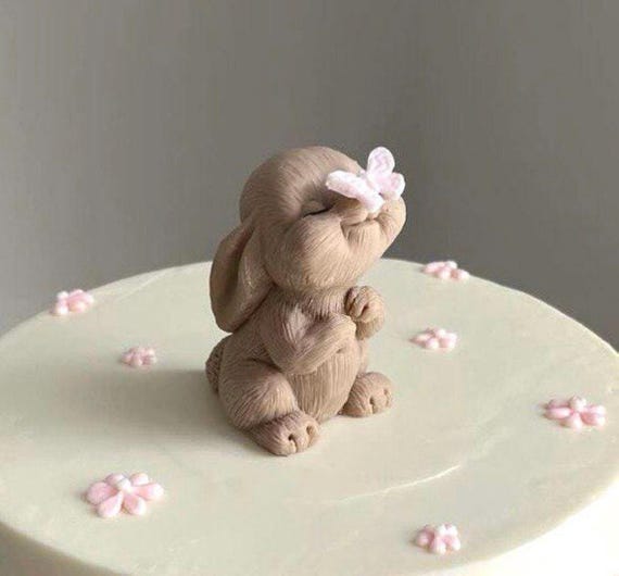 Fondant Bunny Cake Topper: Rabbit Decoration