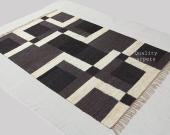handmade flatweave are rug for living room made by natural and dyed jute
