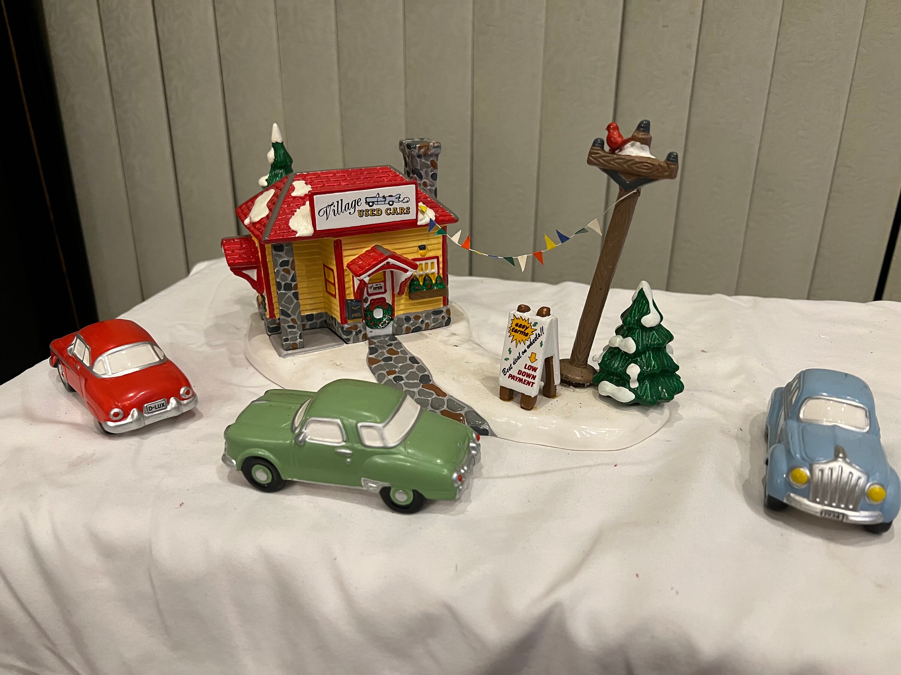 置物 Department 56  Village used car Department 56 - the Original Snow Village - Village Used Car