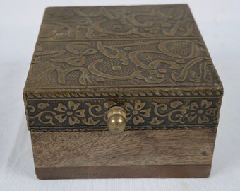Arabic Pattern Brass Fitted Wooden Jewelry Box - Exquisite Storage with a Touch of Elegance