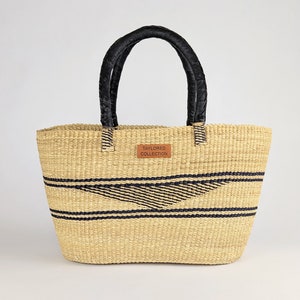 Große Markttasche schwarze Ledergriffe Tolle Strand- oder Pooltasche und wiederverwendbare Einkaufstasche Handgewebte Tragetasche Große Tasche Geschenk für Mama