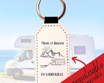 Porte clé personnalisé camping-car en simili cuir blanc et noir - Porte clef avec anneau argenté Solide - 4cmx7,5cm- Cadeau pour lui et elle