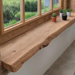 Fensterbank aus massivem Eichenholz, Fensterbrett Eiche, Rustikale Holz Fensterbank, Eichenfensterbank, Massivholz Baumkante