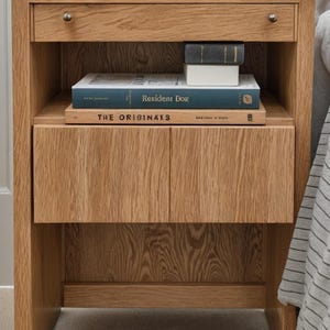 Massivholz Nachttisch Eiche Nussbaum, moderner Nachttisch mit Holz- oder Metallfüßen, individuell personalisierbar, Nachtkommode nach Maß