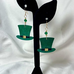 St. Patricks Day-oorbellen | Lichtgewicht oorbellen van hout | Ierse hoge hoed | Klavertje vier | Groene sieraden St. Patty's Day | Oorbellen dames |