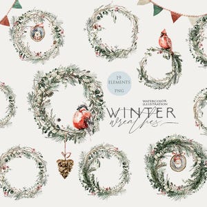 Op de afbeelding: Een set van 19 aquarel illustraties van winterkransen. De kransen zijn versierd met dennentakken, bessen en ander wintergroen. Sommige kransen bevatten een kardinaal, een dennenappel of een klein houten ornament.