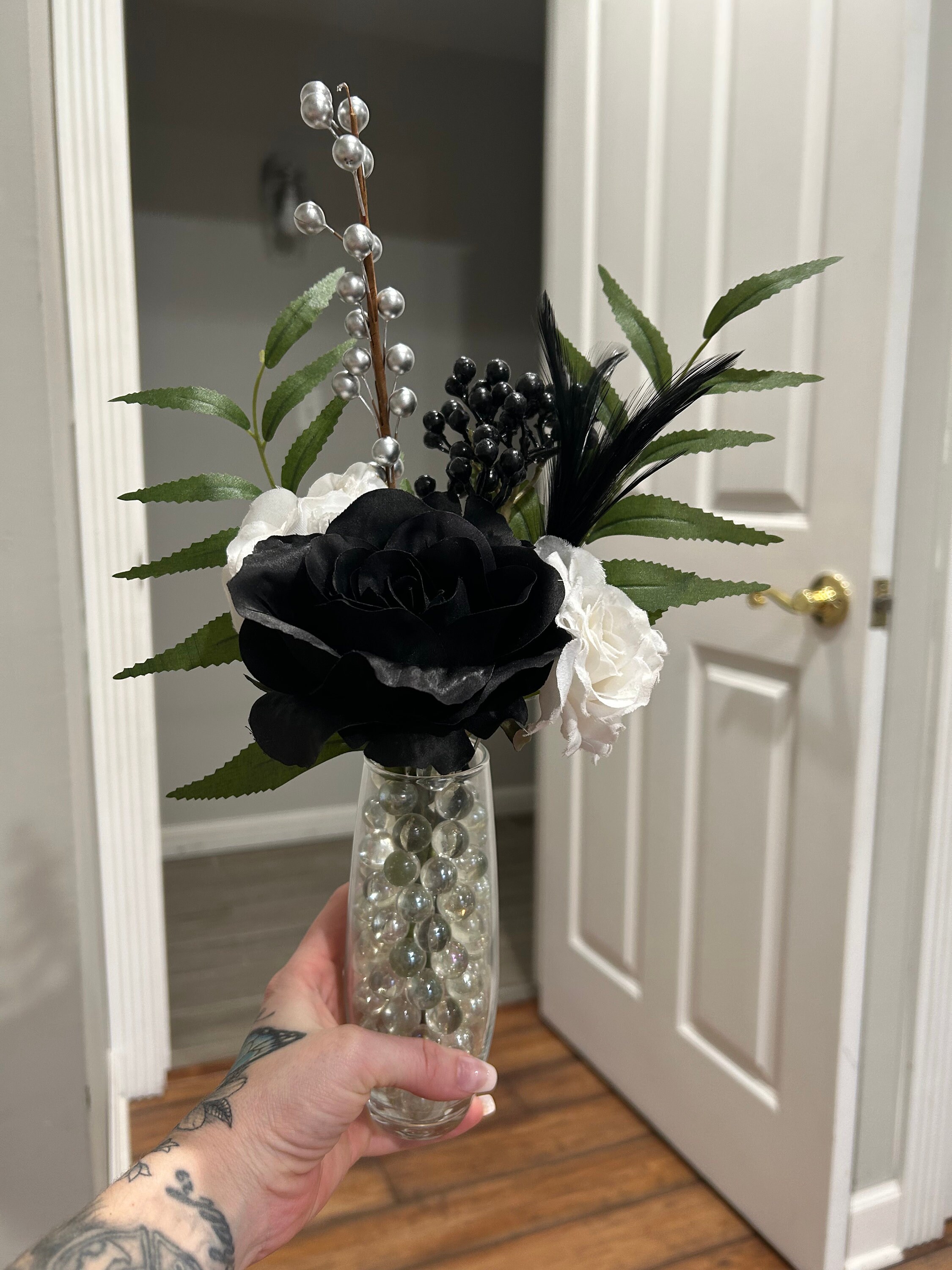 black-and-white-centerpieces