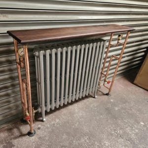 Steampunk-Heizkörpertisch aus Kupfer und Holz | Industrielles Konsolenregal, handgefertigte Eingangsmöbel