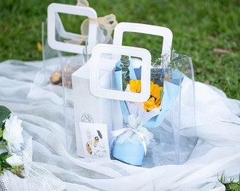 5 Pcs Clear Transparent PVC Tote Gift Bags with Strong White Handle / Distribution Bags Packaging Bags Baby Shower Picnic Wedding Favor Bags