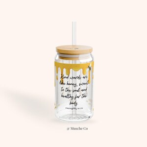 Vaso para sorber con verso de escritura con goteo de miel