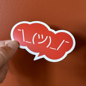 Pegatina de vinilo de Shruggie - Diccionario urbano, emoticono, no me importa, divertido, sutil, humor adulto, calcomanía para laptop, calcomanía para botella de agua, impermeable