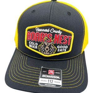 Boar&#39;s Nest Dukes of Hazzard Bar & Grill Richardson 112 Trucker Snapback Gorra Estilo Vintage Parche Throwback