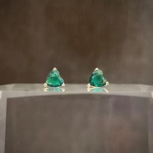 Smaragdgroene hartstekers, smaragdgroene hartoorbellen, hartoorbellen Moederdag, kleine hartstekers, kleine hartoorbellen voor jonge meisjes,