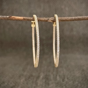 Aros grandes de oro con diamantes, aros grandes de circonita cúbica, aros grandes con el interior hacia afuera, aros de diamantes simulados, aros de oro con circonita cúbica de gran tamaño