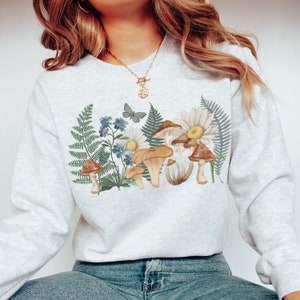 Pressed Flowers - Cottage Core Sweatshirt - Wildflowers - Wild Flowers - Botanical Sweatshirt - Meadow Flowers - Flower Gift - Cottagecore