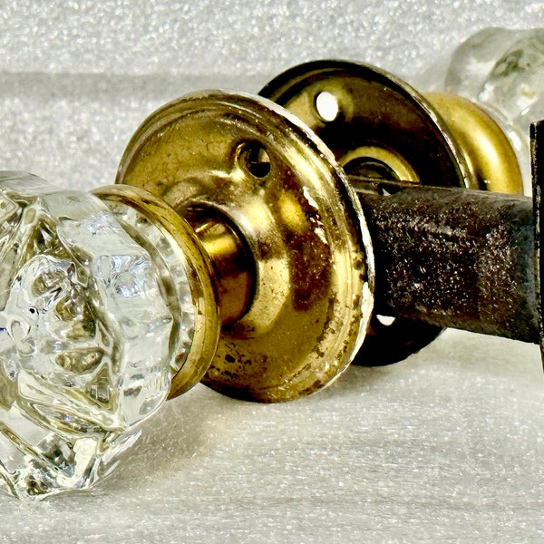 Victorian Vintage Rosette Crystal Door Knob Set (Non-locking Hall & Closet, Polished Brass)