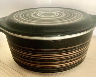 Vintage Pyrex terra-braadpan met deksel