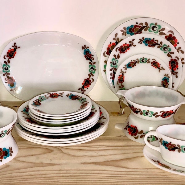 Vintage British JAJ  Carnaby Tempo Pattern Tableware Pieces