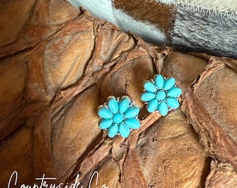 Dainty Flower Earring