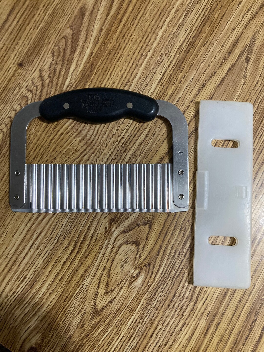 Pampered Chef Food Prep Crinkle Cutter Chopper Kitchen Use With Plastic