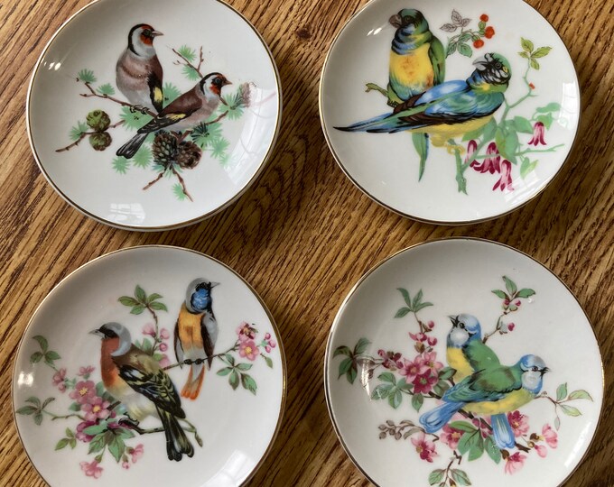 Set of 4 Decorative Bird Plates. Wall Plates. Porcelain. Made in Japan