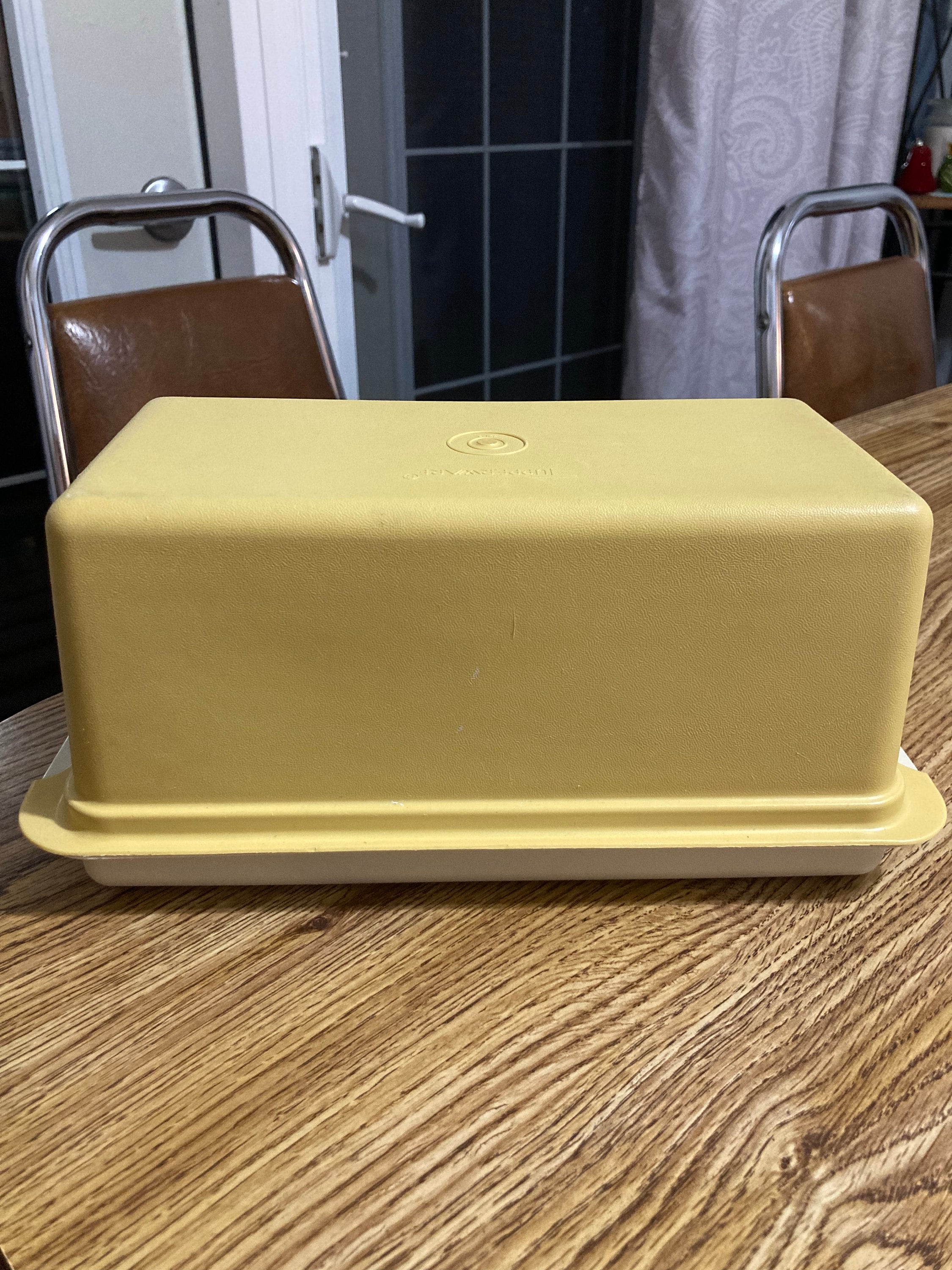 Vintage Tupperware Harvest Gold Yellow Bread Keeper Loaf Dish Covered  Container