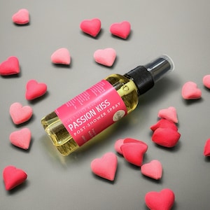Passion Kiss Body Oil Spray - Raspberry, Coconut & Vanilla Notes