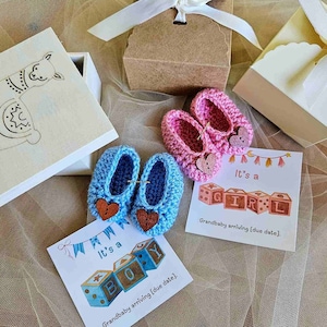Bottines Gender Reveal pour bébé - Roses ou bleues + Boîte cadeau avec carte personnalisable