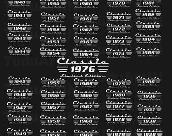 Puede incluir: Un diseño gráfico digital con el texto TUDUARTIN en la parte superior y SVG | PNG | DXF | PDF | EPS en la parte inferior. El centro contiene una cuadrícula de texto blanco que dice Classic, Limited Edition y varios años de 1936 a 1986 sobre un fondo negro.
