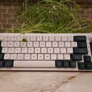 Custom mechanical keyboard service