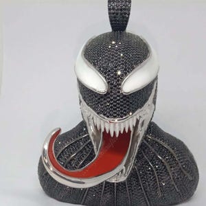 Colgante de Venom 3D con diamantes de moissanita para hombre, joyería hecha a mano, colgante de personaje de TV con diamantes de imitación, dije, joyería para hombre