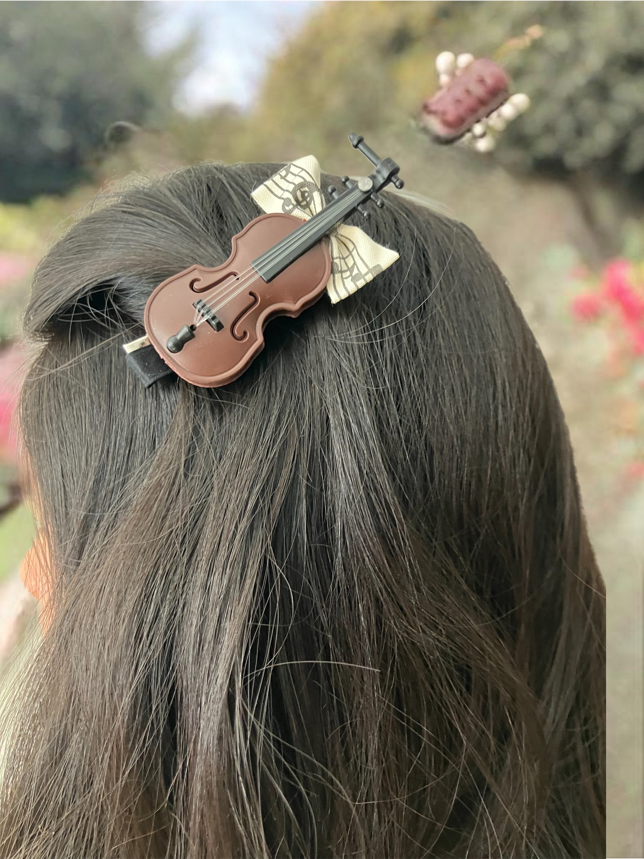 【3617】バイオリン シェル入りホワイトヘアゴム violin ヘアアクセ星型 Violin hair clip - Etsy 日本