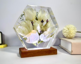 Wedding Flower Resin Lamp, Custom flowers lamp, gift for sister, mom, baby, bedroom decor, birthday gift, 1th day, Valentine's day gift.